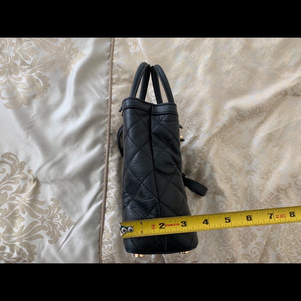 **SOLD** MICHAEL KORS BLACK CROSSBODY - Picture 6 of 8